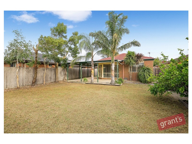 13 Langbourne Drive, Narre Warren South VIC 3805