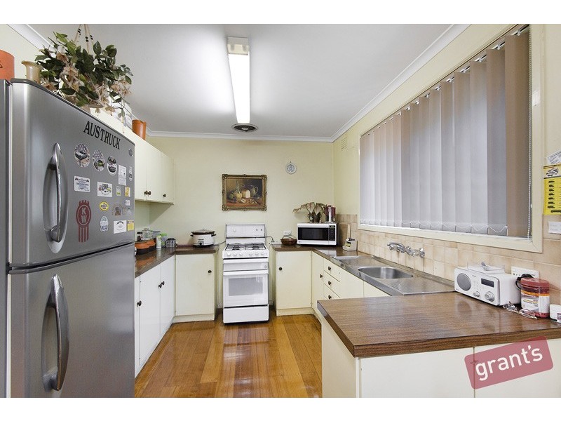 21 Raven Crescent, Narre Warren VIC 3805