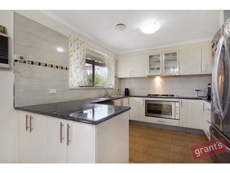 42 Nettle Drive, Hallam VIC 3803