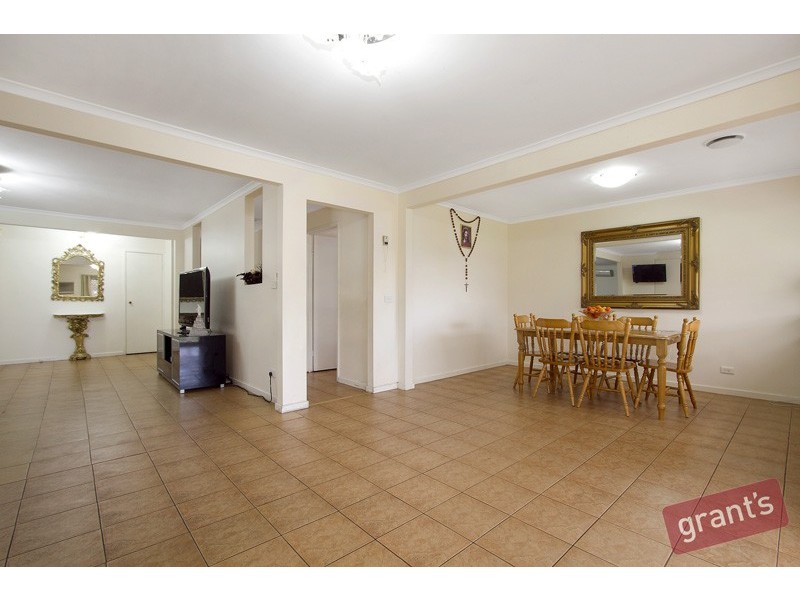 42 Nettle Drive, Hallam VIC 3803