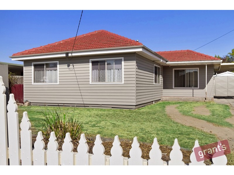 5 Leeside Street, Dandenong North VIC 3175