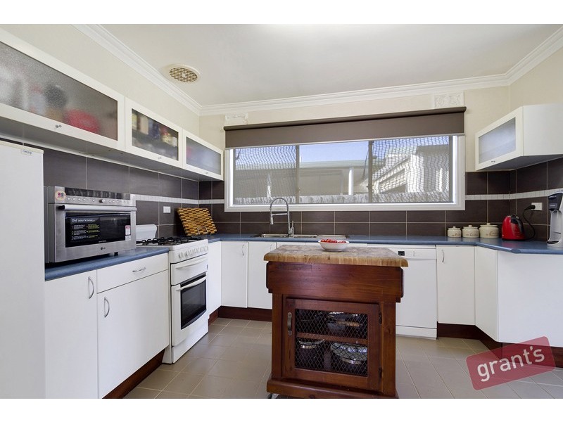 5 Leeside Street, Dandenong North VIC 3175