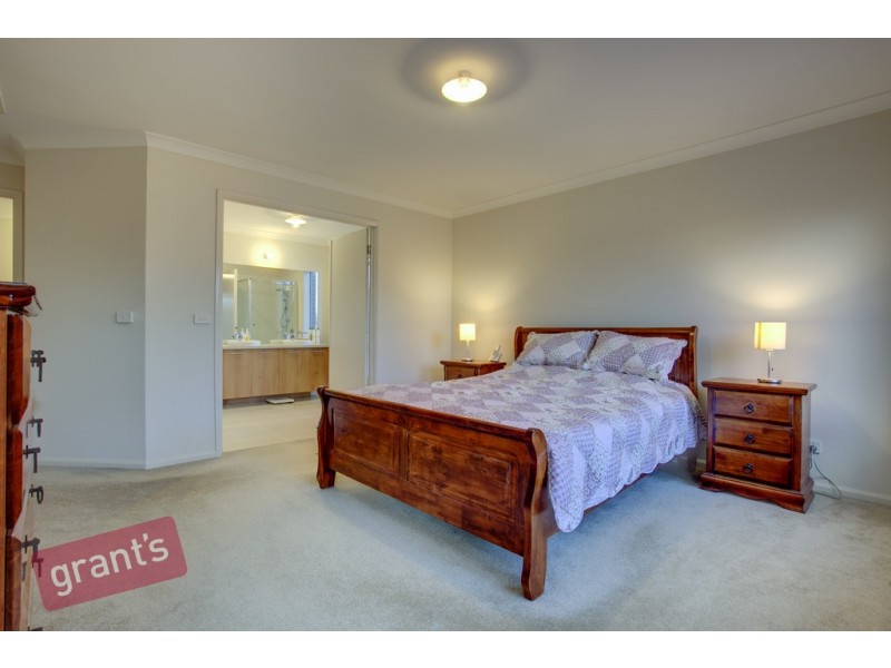 9 Tolmie Rise, Hallam VIC 3803