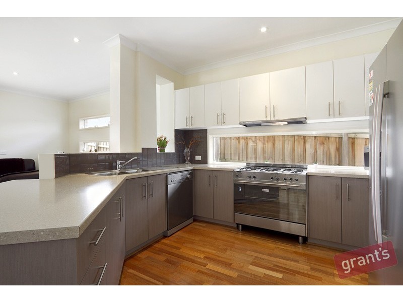 16 Piermont Drive, Berwick VIC 3806