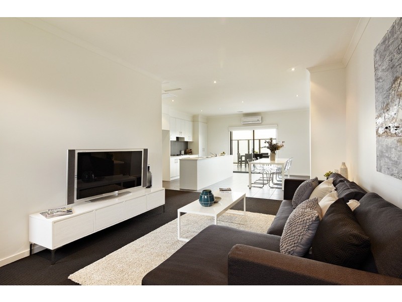 2/50 Marklin Street, Cranbourne VIC 3977