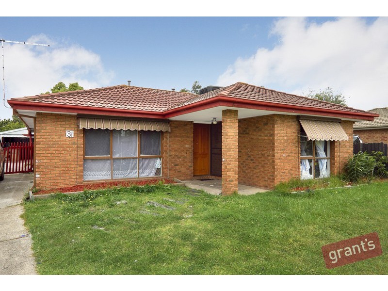31 Hazelwood Avenue, Cranbourne North VIC 3977