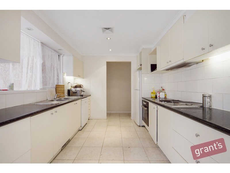 31 Hazelwood Avenue, Cranbourne North VIC 3977