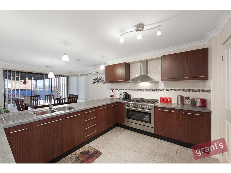 21 Braybrook Drive, Narre Warren South VIC 3805
