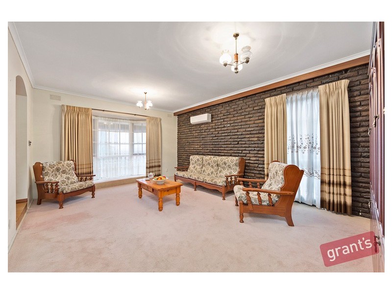 13 Dozey Place, Endeavour Hills VIC 3802