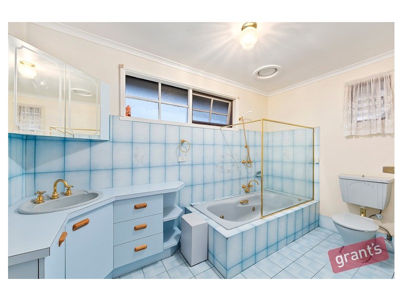 13 Dozey Place, Endeavour Hills VIC 3802