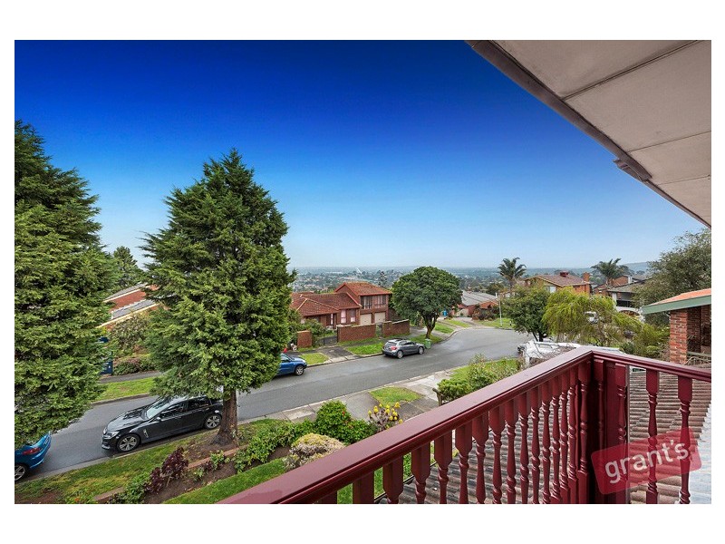 13 Dozey Place, Endeavour Hills VIC 3802