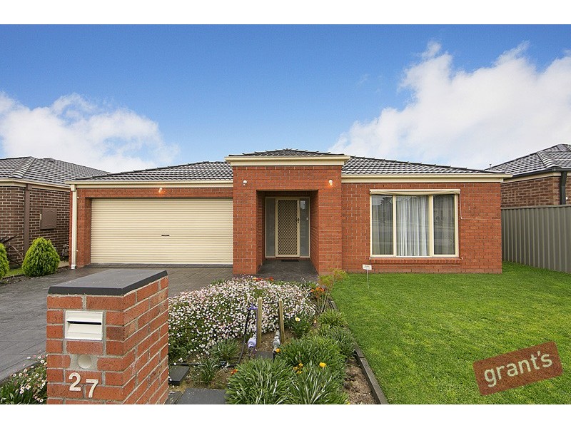 27 Avalon Crescent, Cranbourne East VIC 3977