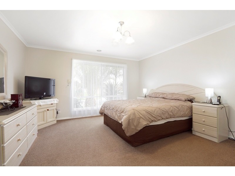 40 Bunbury Avenue, Narre Warren VIC 3805