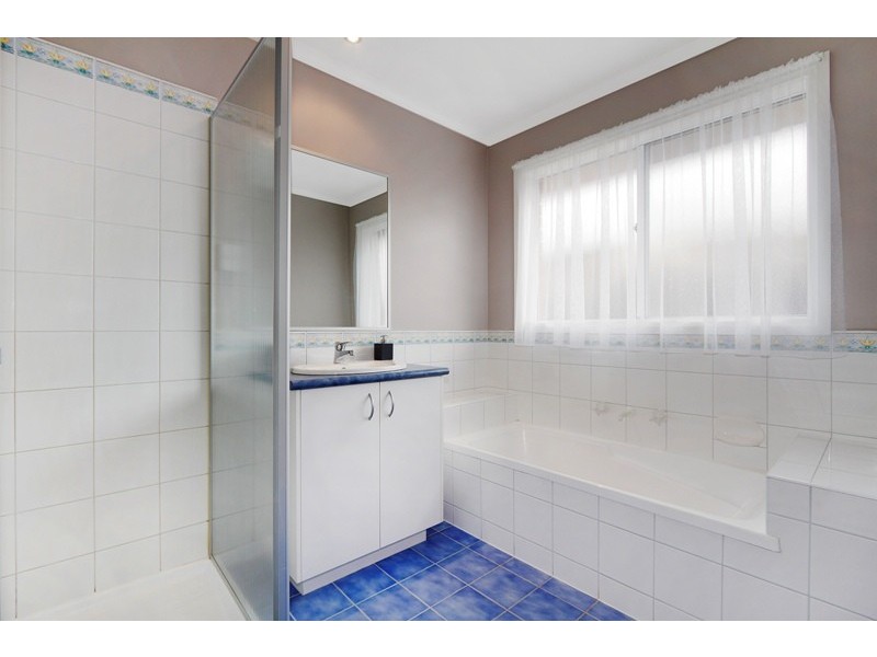 40 Bunbury Avenue, Narre Warren VIC 3805