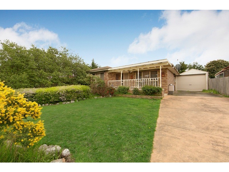 11 Bradley Terrace, Narre Warren VIC 3805