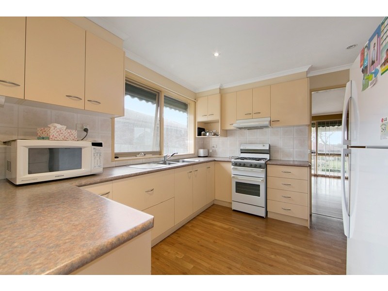 11 Bradley Terrace, Narre Warren VIC 3805