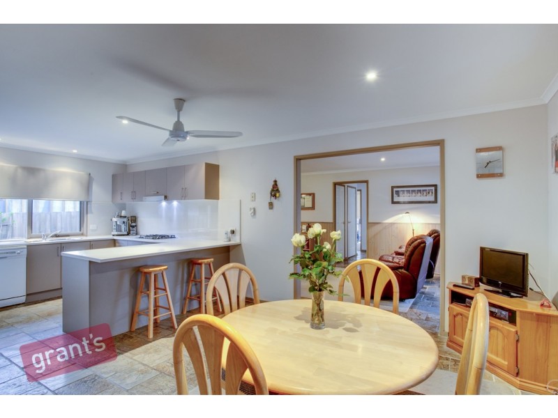 36 Bosco Close, Narre Warren VIC 3805