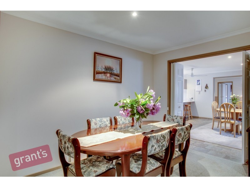 36 Bosco Close, Narre Warren VIC 3805