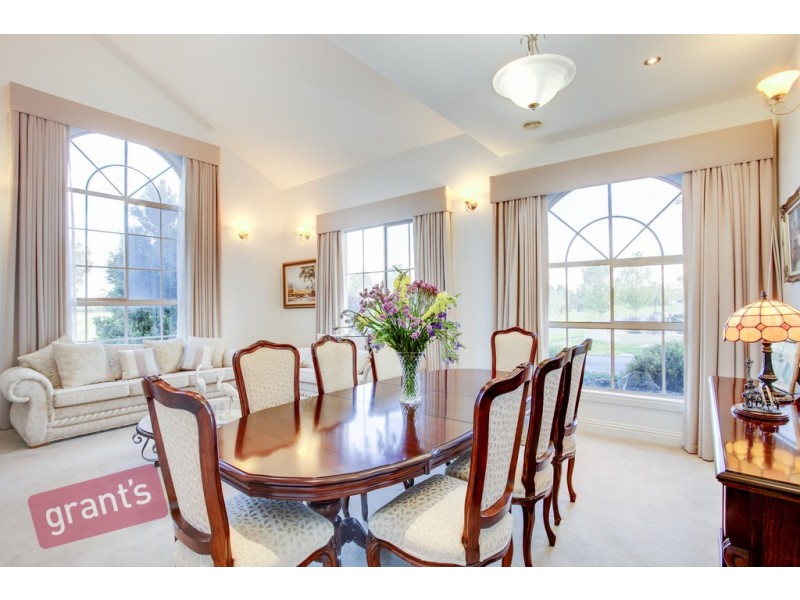 11 Oxford Court, Narre Warren South VIC 3805