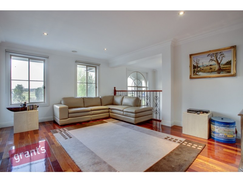 11 Oxford Court, Narre Warren South VIC 3805