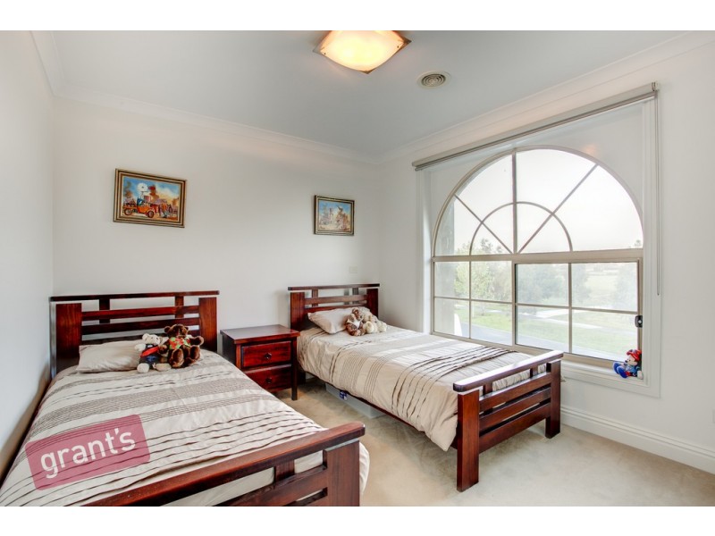 11 Oxford Court, Narre Warren South VIC 3805