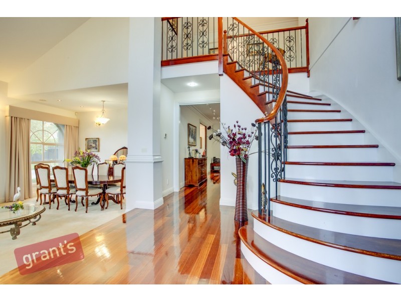 11 Oxford Court, Narre Warren South VIC 3805