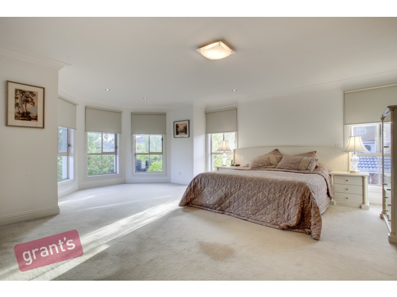 11 Oxford Court, Narre Warren South VIC 3805