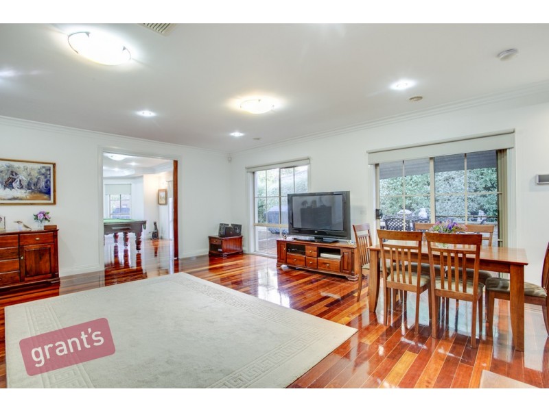 11 Oxford Court, Narre Warren South VIC 3805