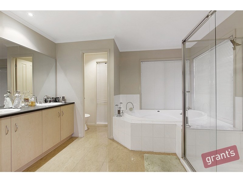 28 The Quays, Narre Warren South VIC 3805