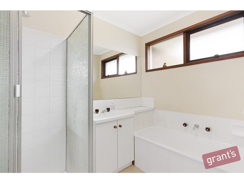 2 Denver Drive, Narre Warren VIC 3805