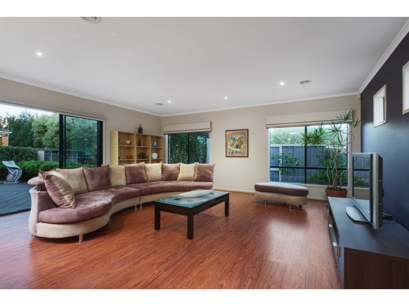 142 Berwick Springs Promenade, Narre Warren South VIC 3805