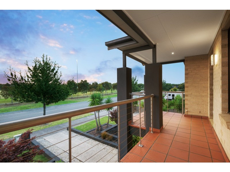 142 Berwick Springs Promenade, Narre Warren South VIC 3805
