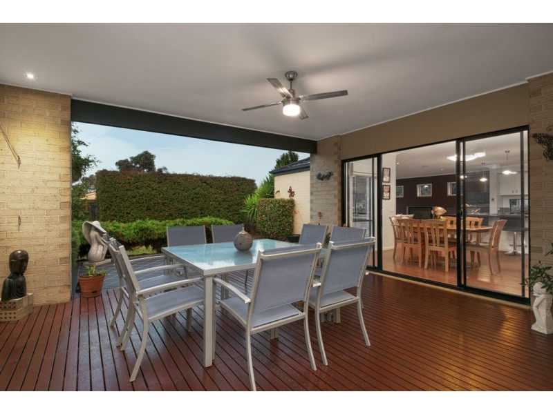 142 Berwick Springs Promenade, Narre Warren South VIC 3805
