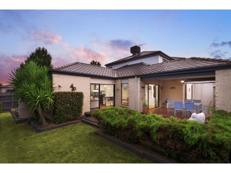 142 Berwick Springs Promenade, Narre Warren South VIC 3805
