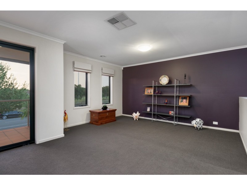 142 Berwick Springs Promenade, Narre Warren South VIC 3805