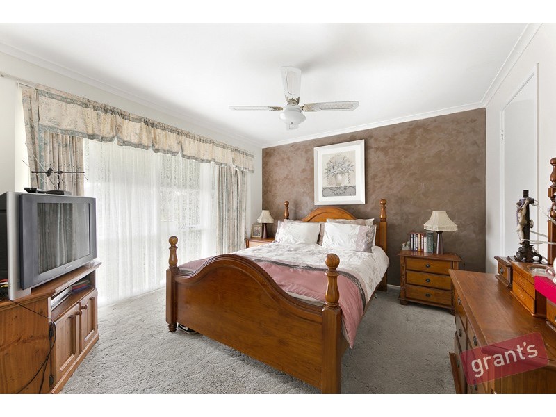 10 Fairleigh Court, Narre Warren VIC 3805