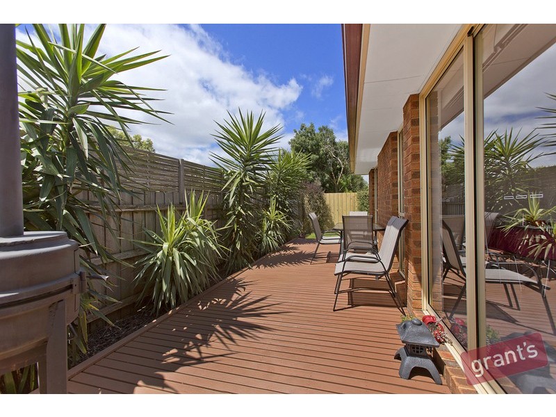 2/118 Fleetwood Drive, Narre Warren VIC 3805