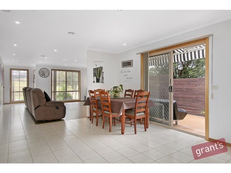 23 Ben Drive, Pakenham VIC 3810