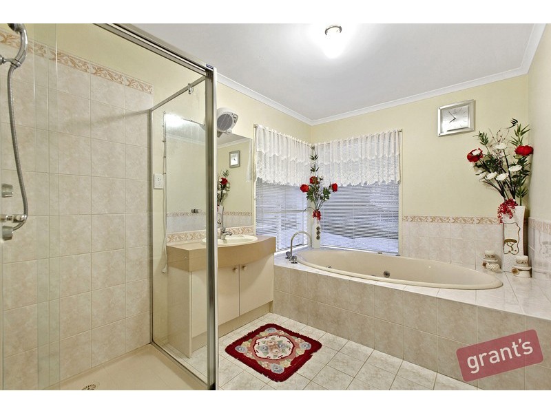 7 McIlwraith Court, Berwick VIC 3806