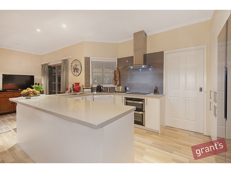 5 Azalea Court, Narre Warren VIC 3805