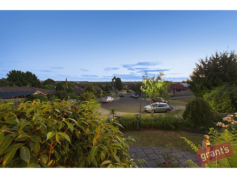 5 Azalea Court, Narre Warren VIC 3805
