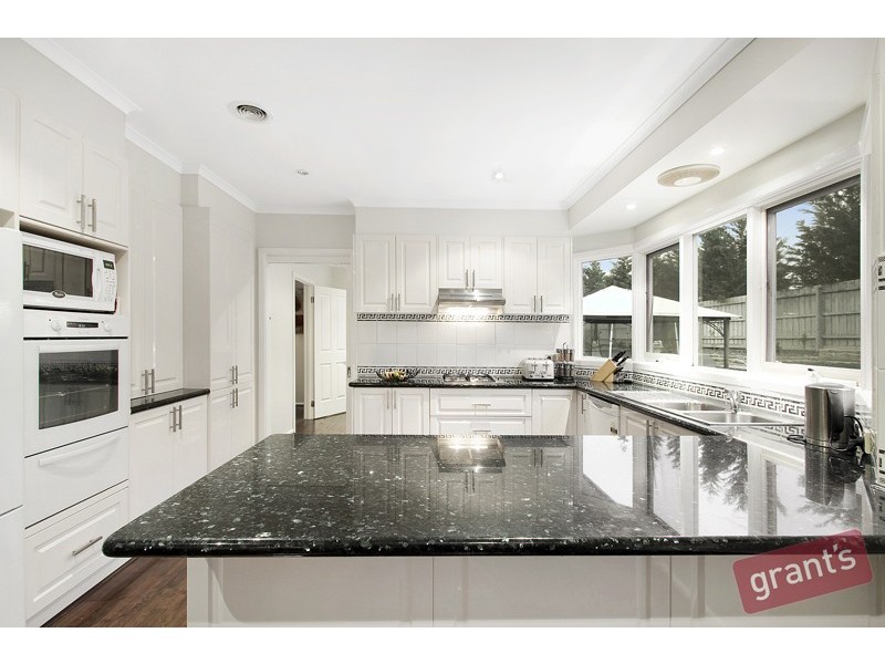 31 Rockleigh Park Road, Narre Warren North VIC 3804