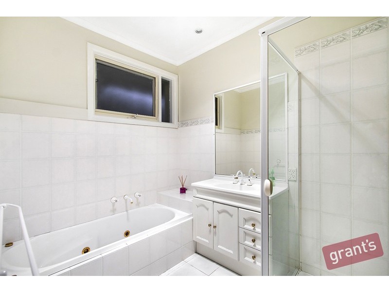 31 Rockleigh Park Road, Narre Warren North VIC 3804