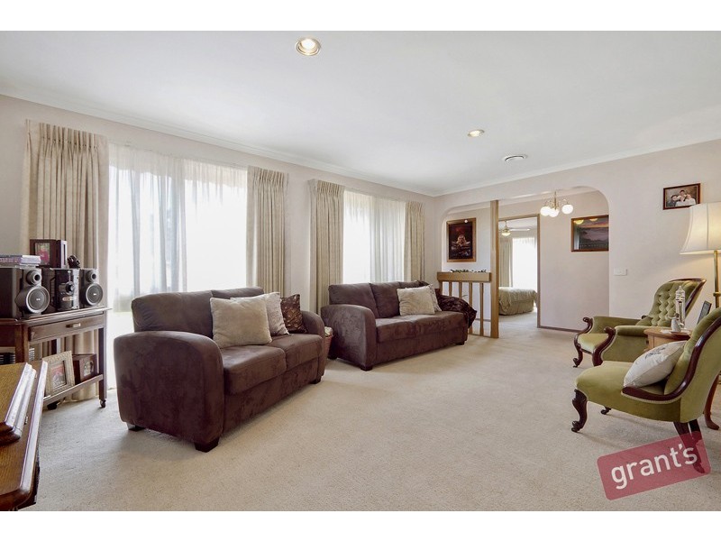 8 Margarita Close, Berwick VIC 3806