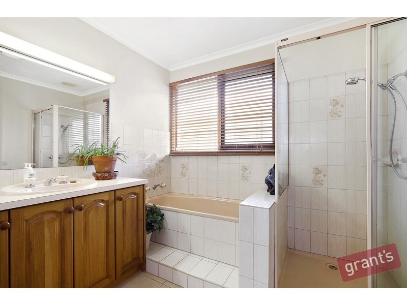 8 Margarita Close, Berwick VIC 3806