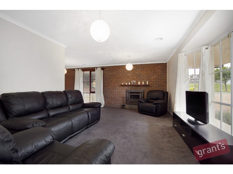 2 Fitzgerald Road, Hallam VIC 3803