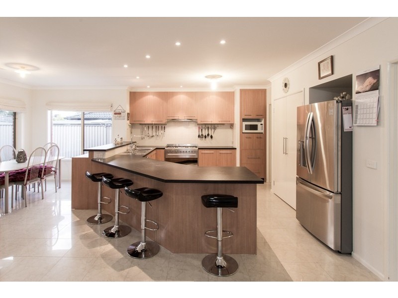 6 Mornmoot Court, Hallam VIC 3803