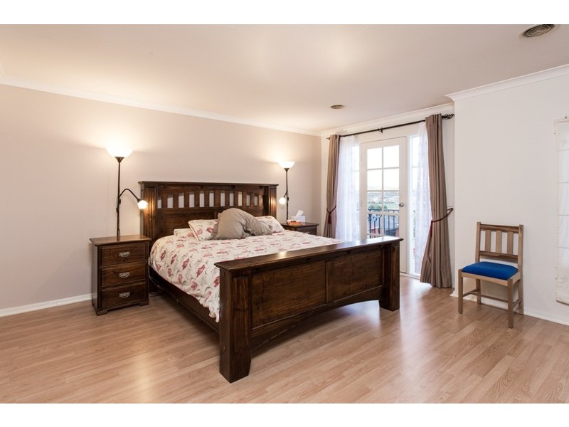 6 Mornmoot Court, Hallam VIC 3803