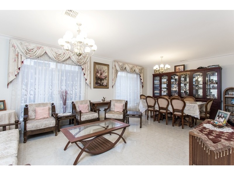 6 Mornmoot Court, Hallam VIC 3803