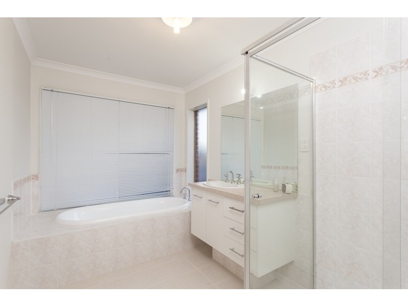 6 Mornmoot Court, Hallam VIC 3803